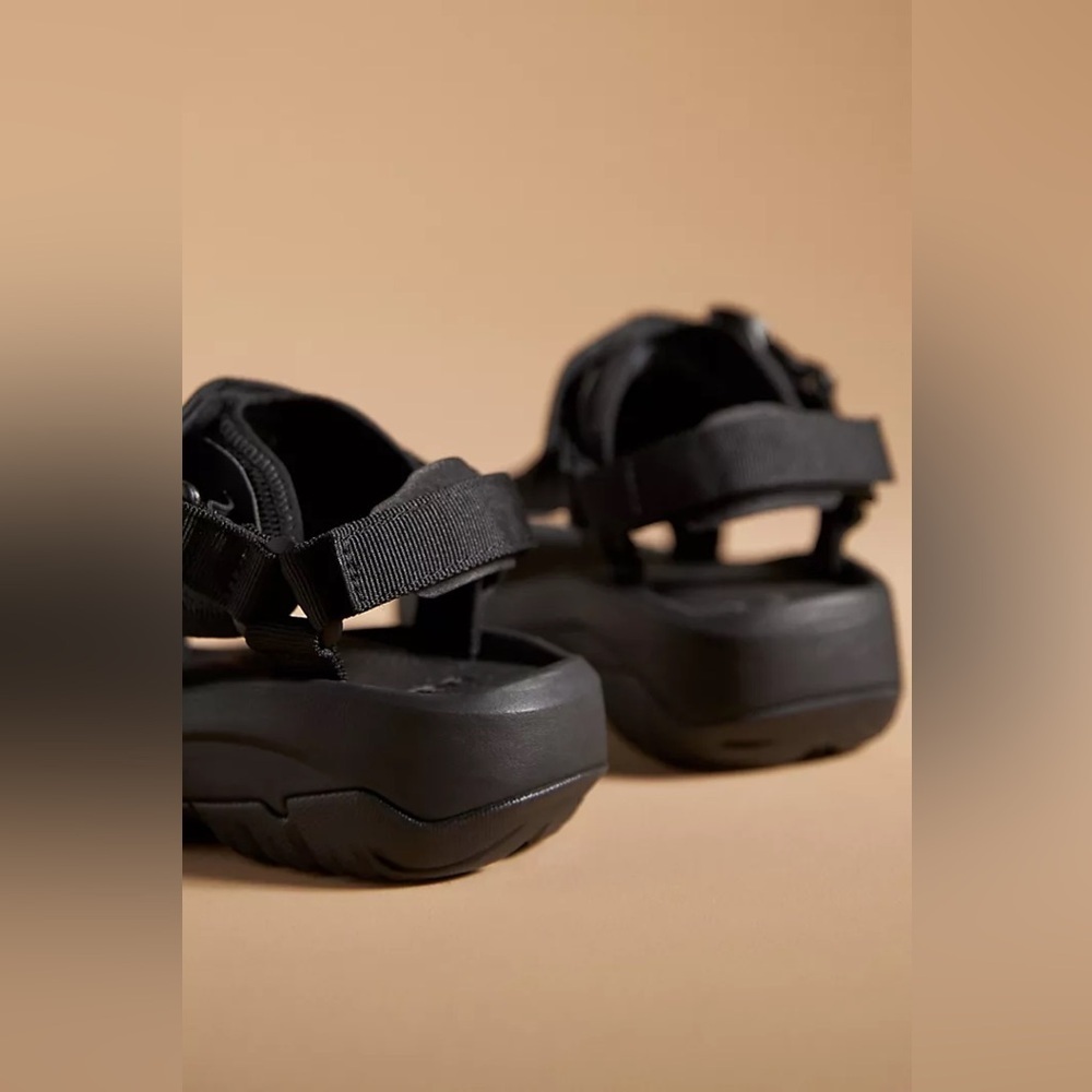 NWT Teva Hurricane Ampsole Volt Sandals - Picture 4 of 7